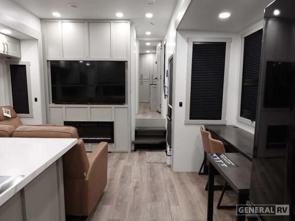 2025 Brinkley Model G 3250, Photos photo 5