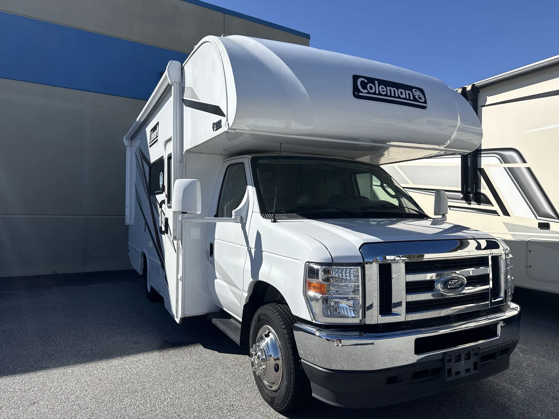 2024 Thor Motor Coach Coleman 22CM - Photo 2