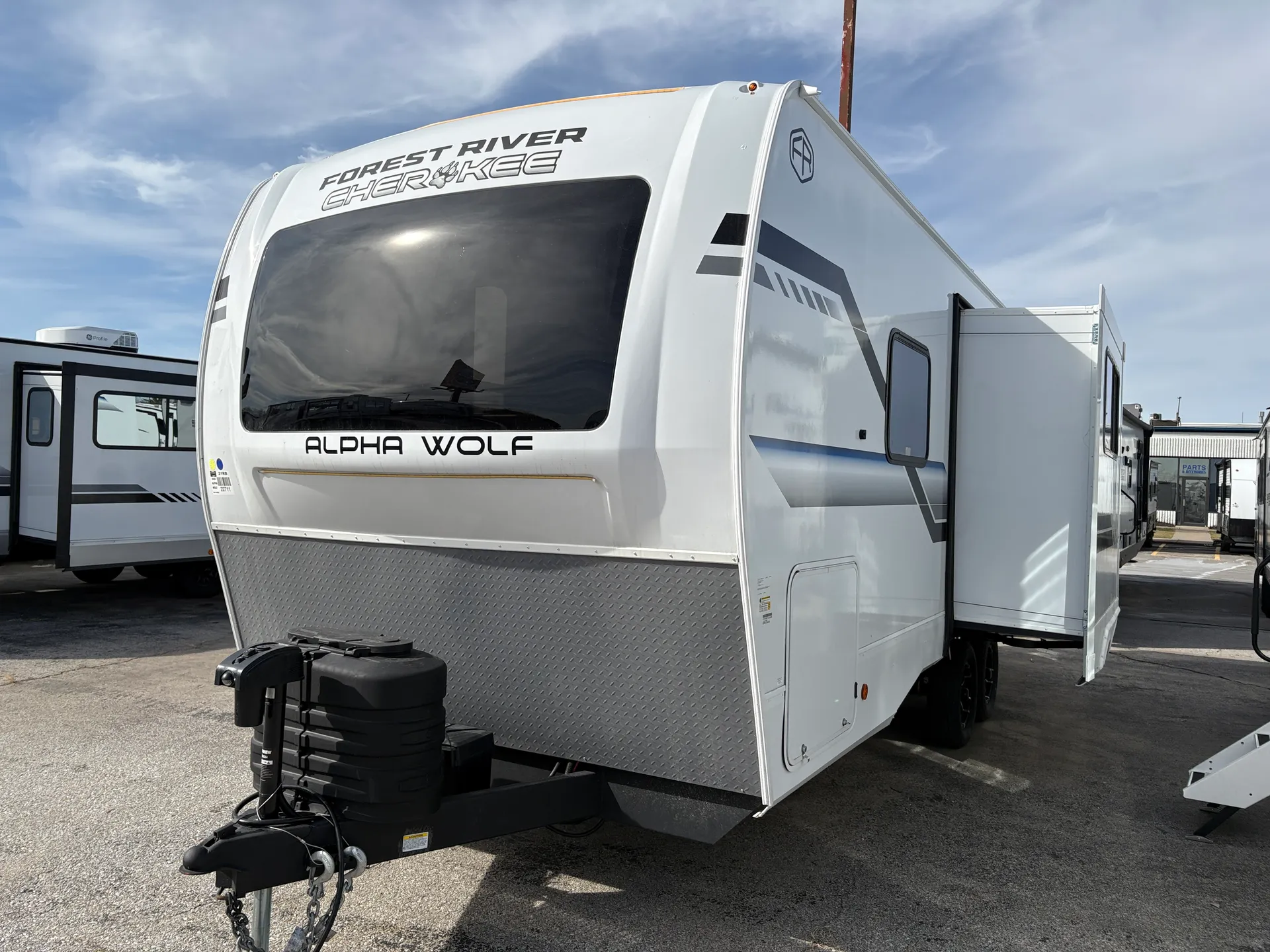 2026 Forest River Cherokee Alpha Wolf 21RB - Photo 4