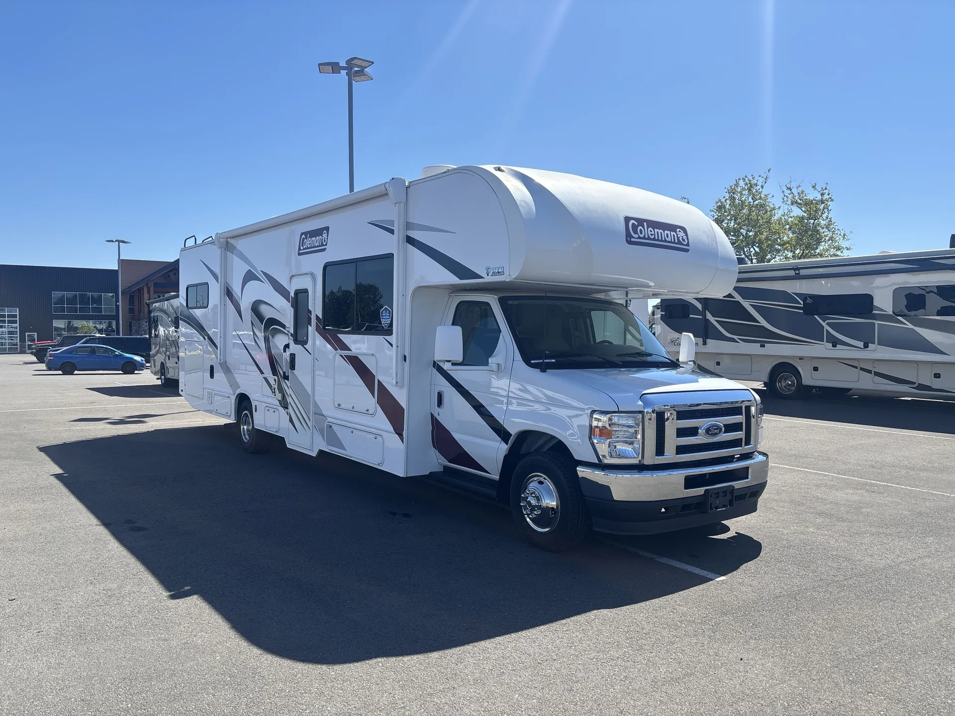 2024 Thor Motor Coach Coleman 31CM - Photo 2