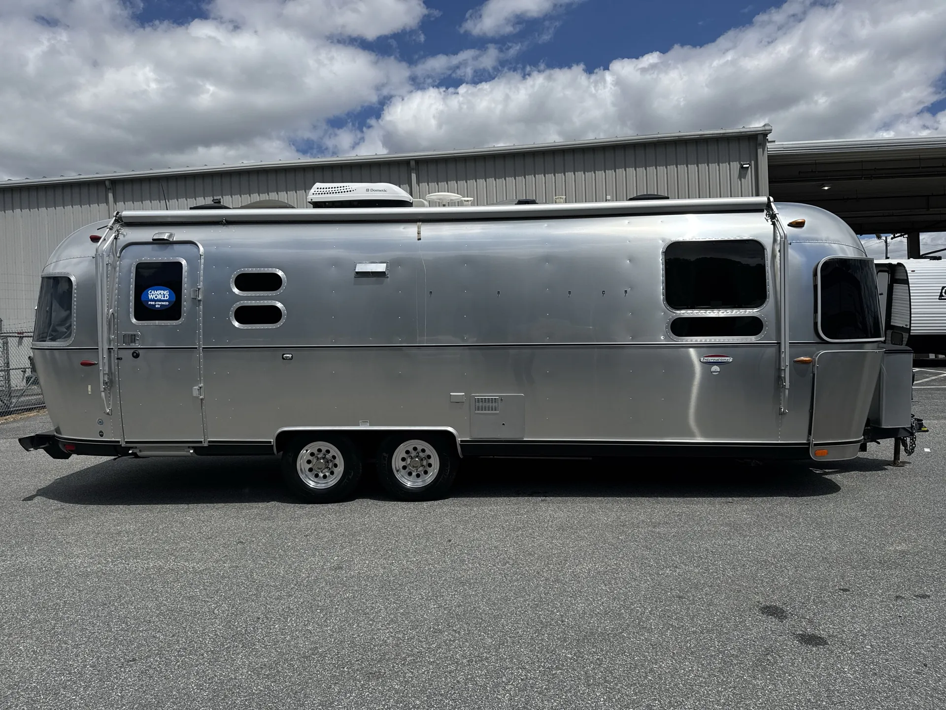 2017 airstream International Serenity 27FB - Photo 2