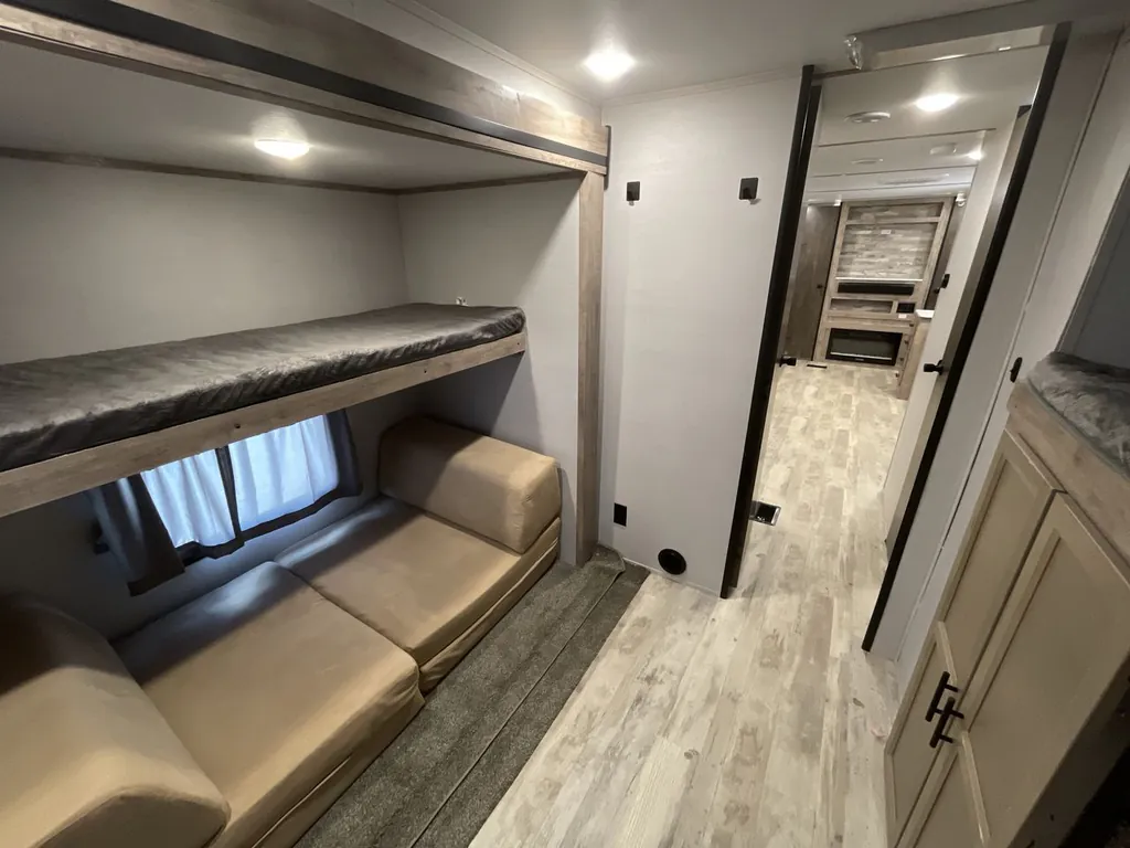 2024 Gulf Stream Conquest 323TBR, Photos photo 28