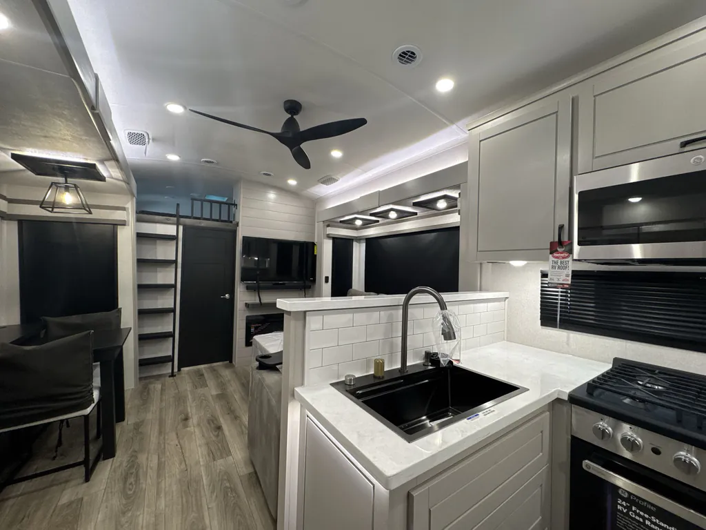 2026 Jayco North Point 395DSDB, Photos photo 2