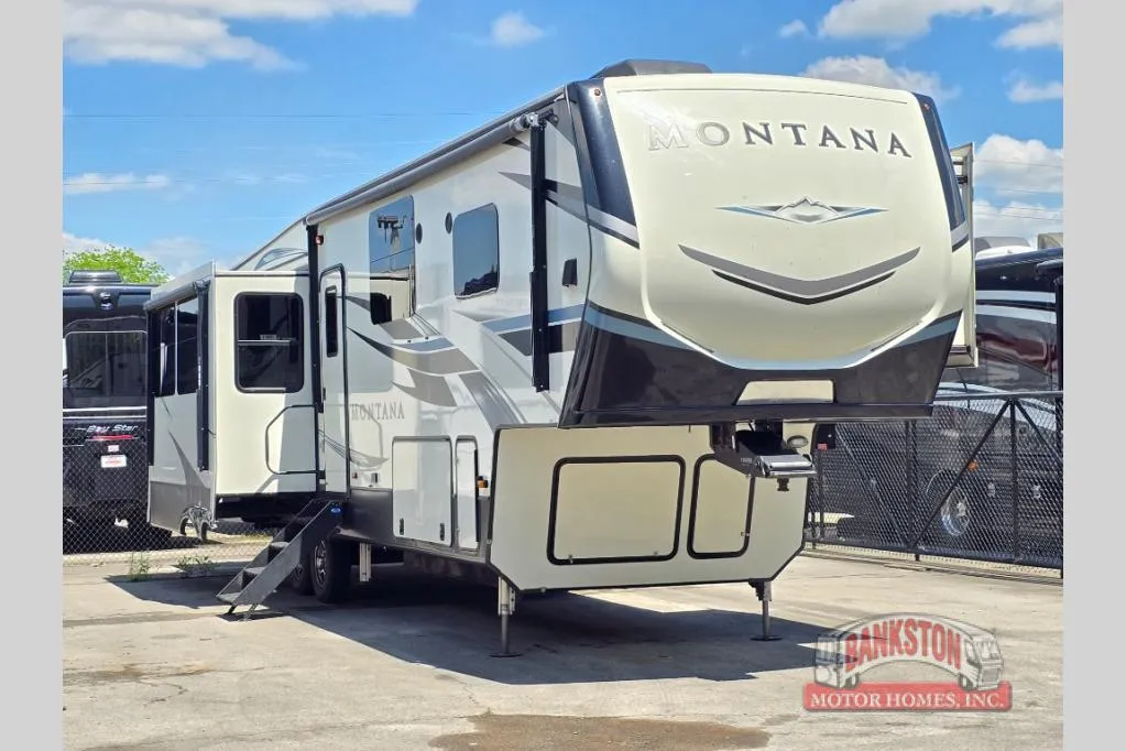 2021 Keystone Montana 3230CK - Photo 2