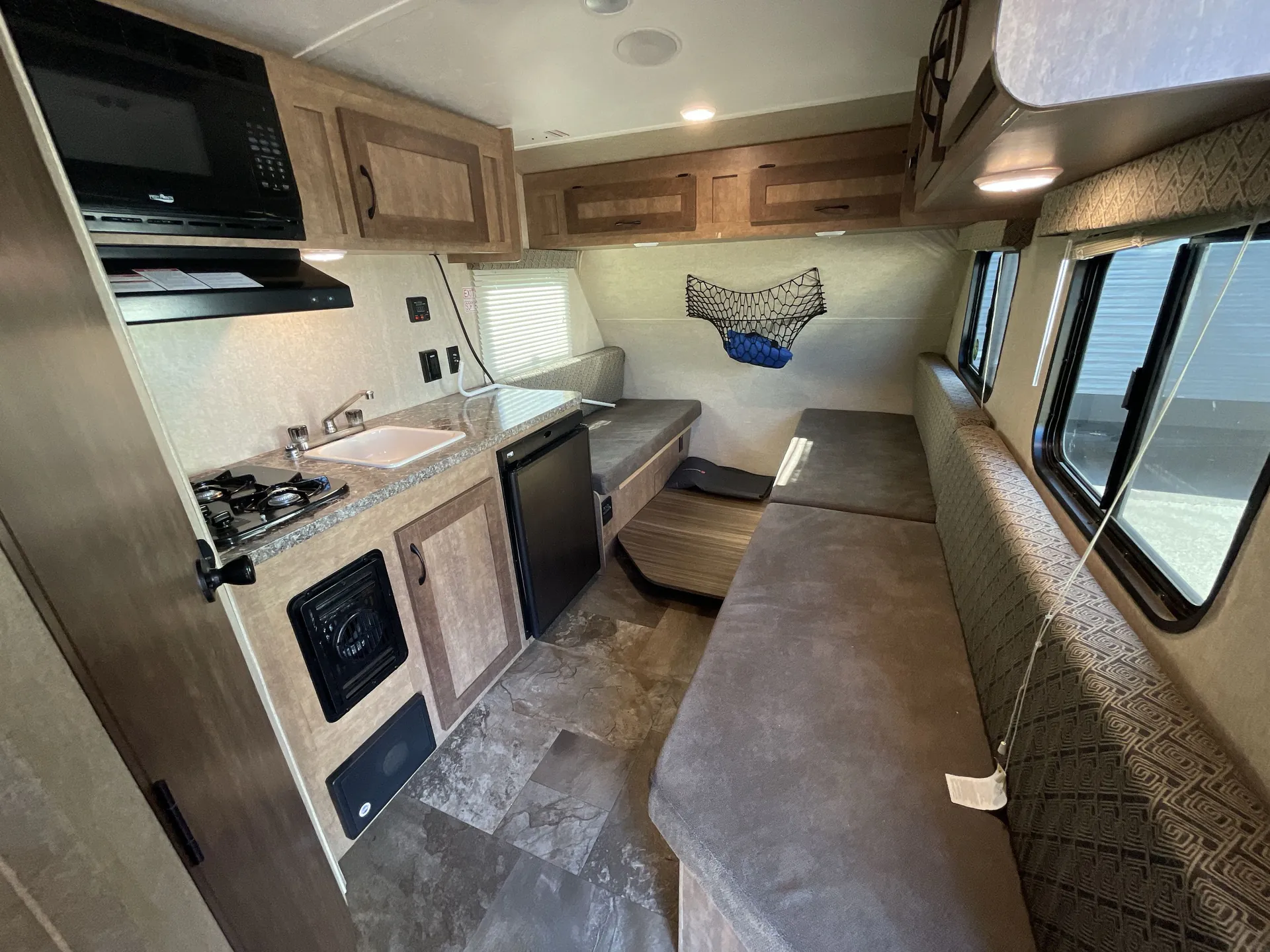 2017 Starcraft Autumn Ridge Outfitter 15RB — living area main
