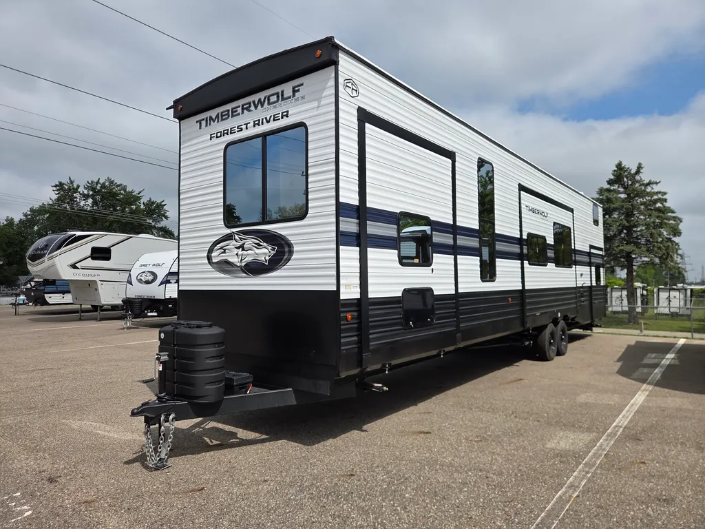 2027 Forest River Cherokee Timberwolf 39DC, Photos photo 4