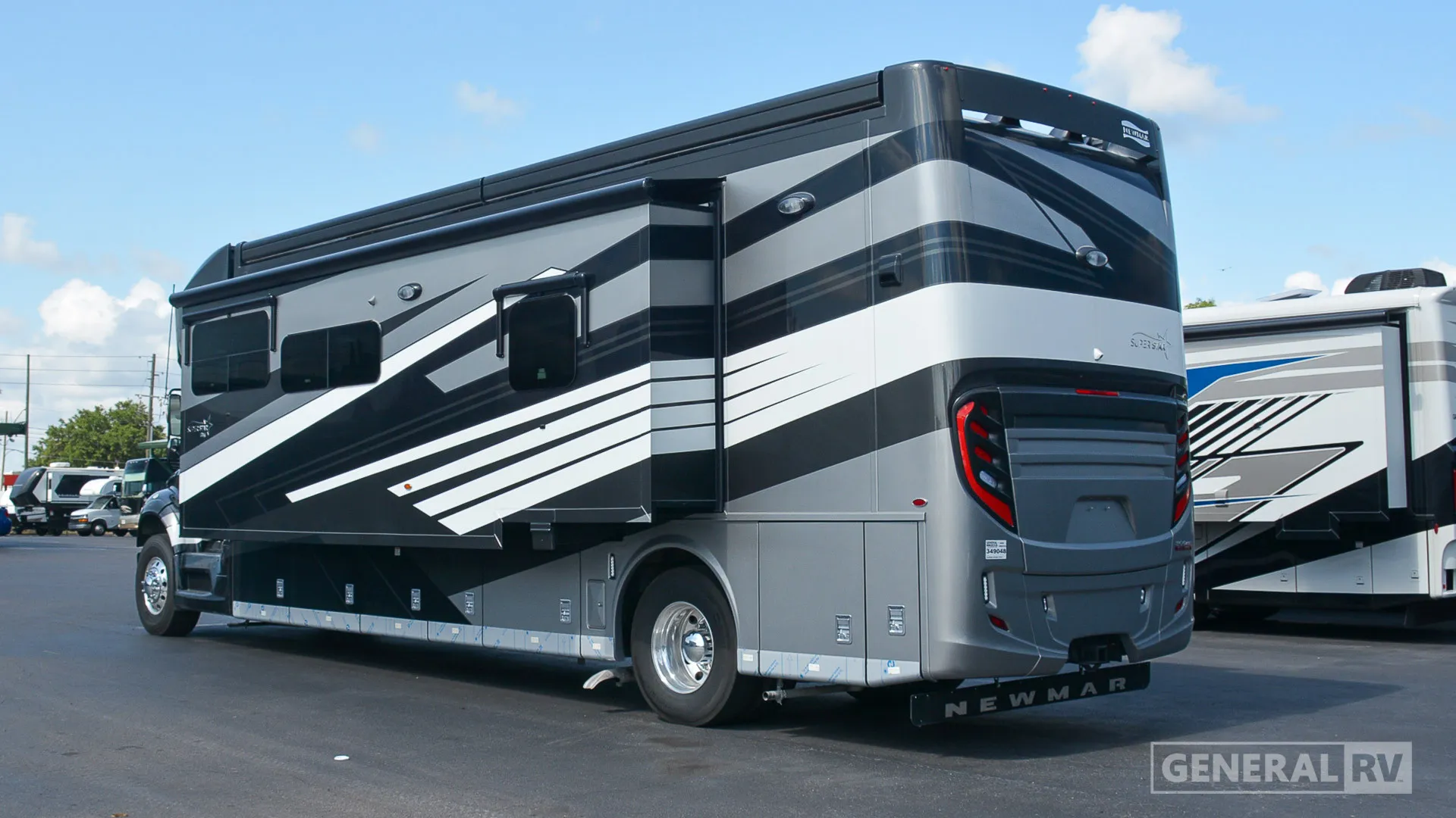 2026 Newmar Super Star 3731 - Photo 4