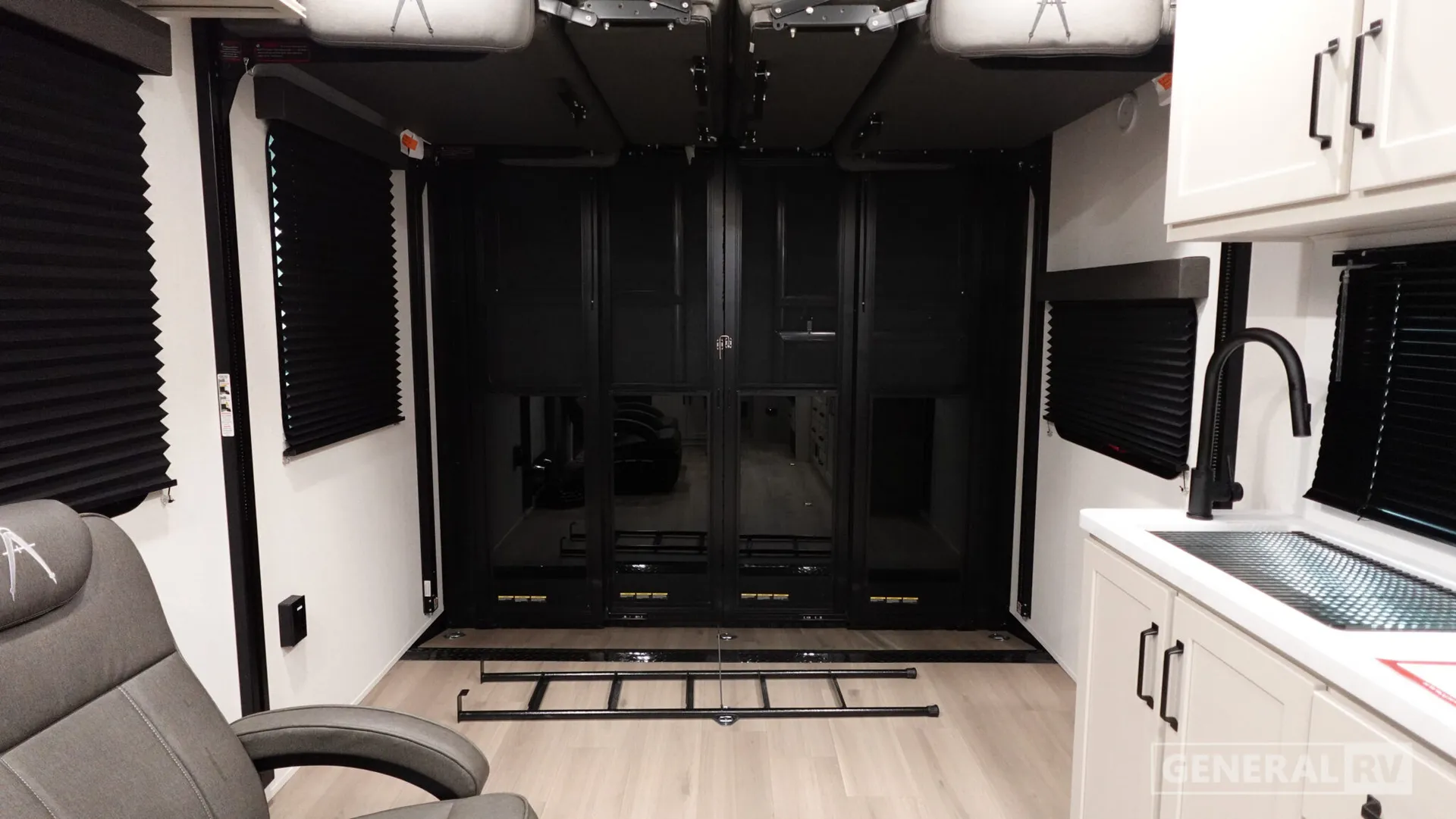 2026 Grand Design Momentum G-Class 21G - Photo 3