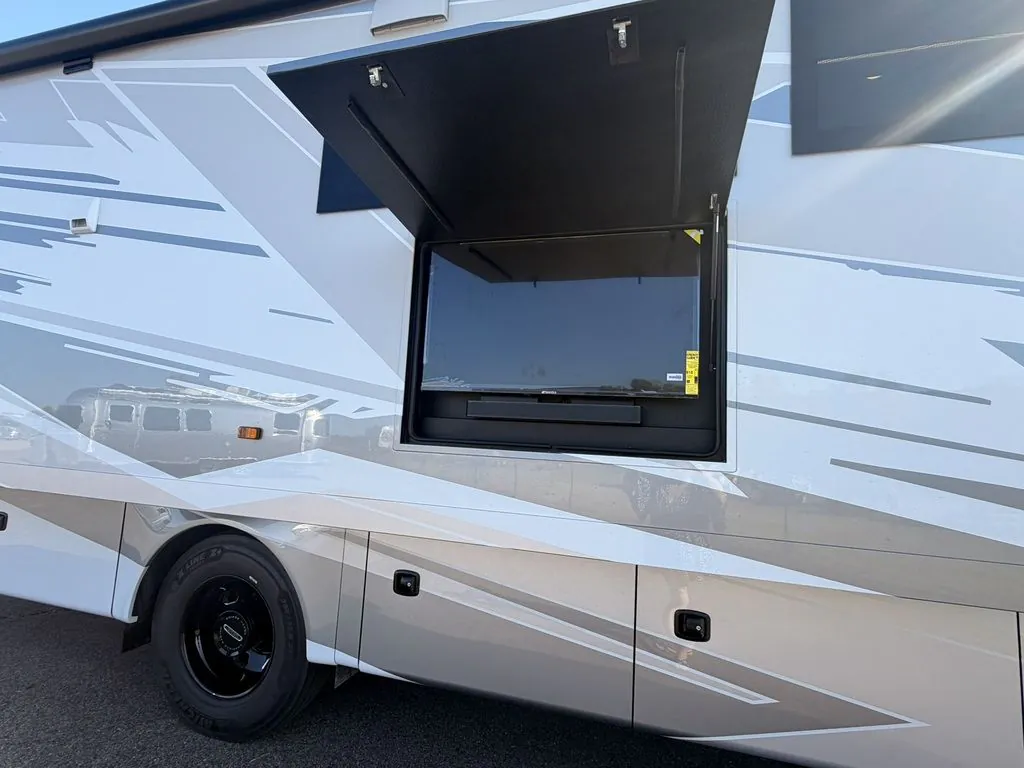2027 Jayco Seneca 37M - Photo 4