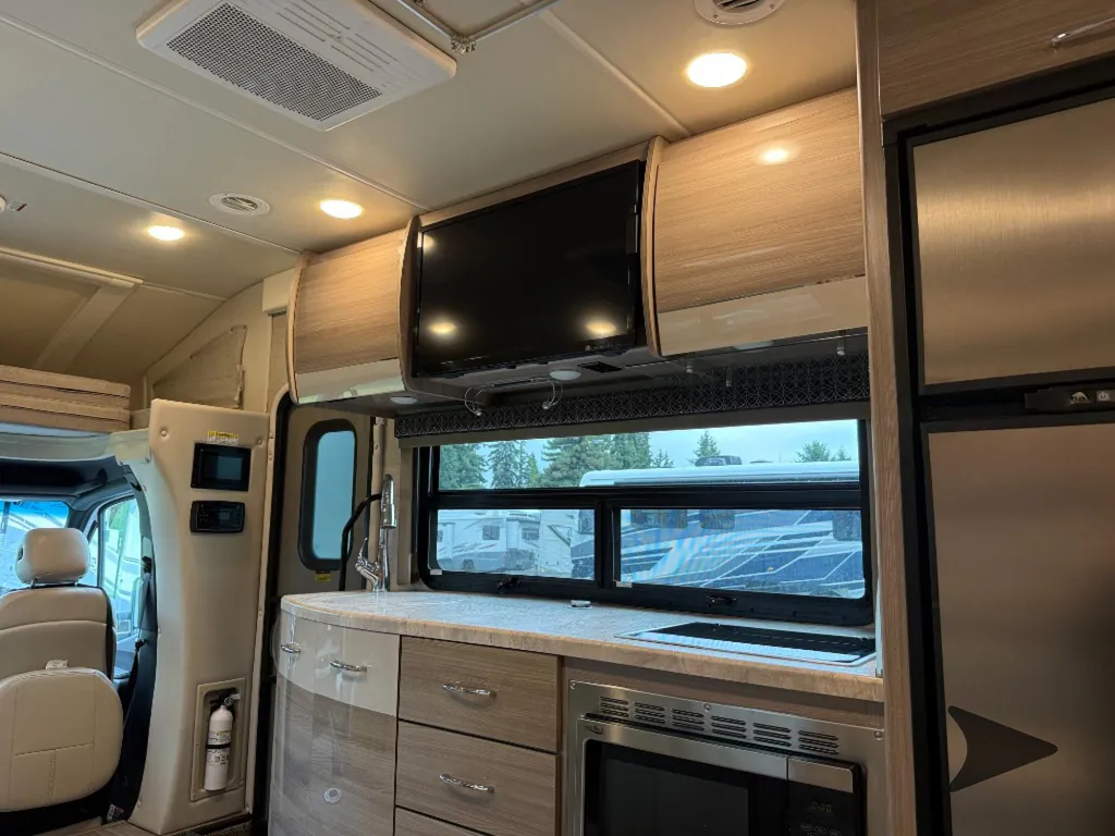 2022 Thor Motor Coach Tiburon 24FB, Photos photo 23