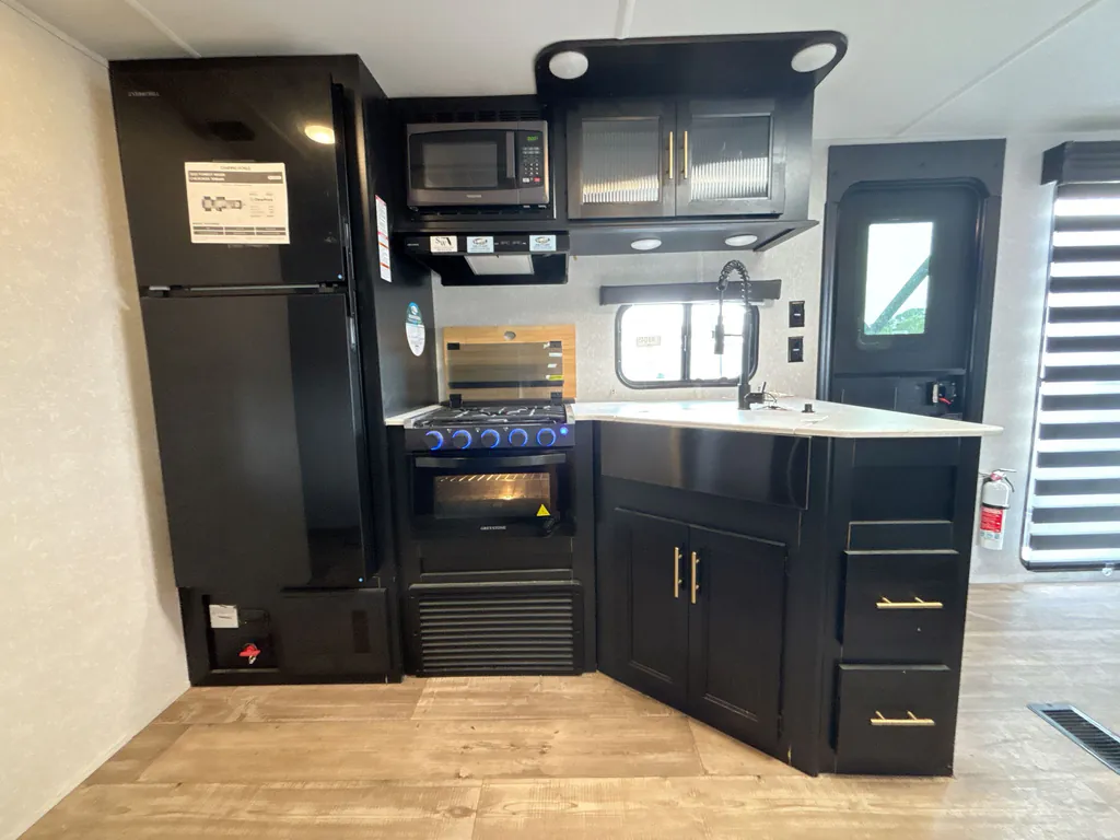 2022 Forest River Cherokee 306MM, Photos photo 13