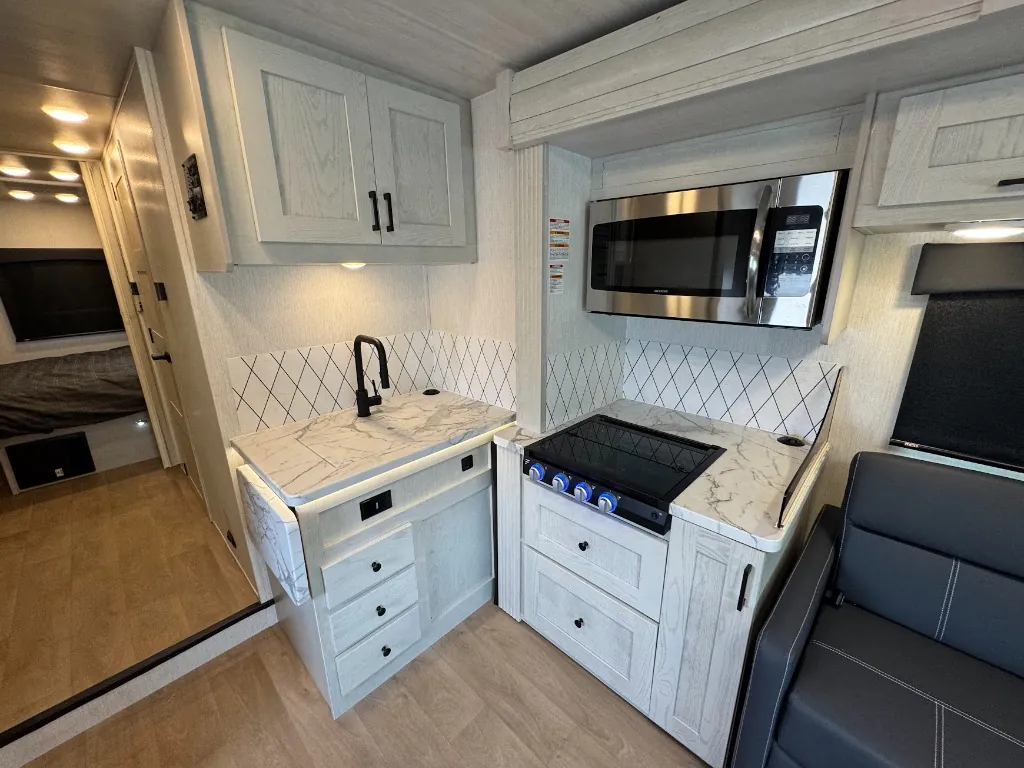2026 Nexus Triumph 32T, Photos photo 45