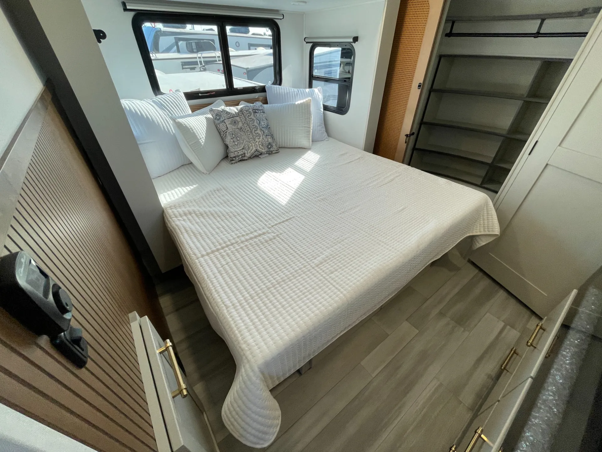 2025 Grand Design Solitude 414LJMJ - Photo 4