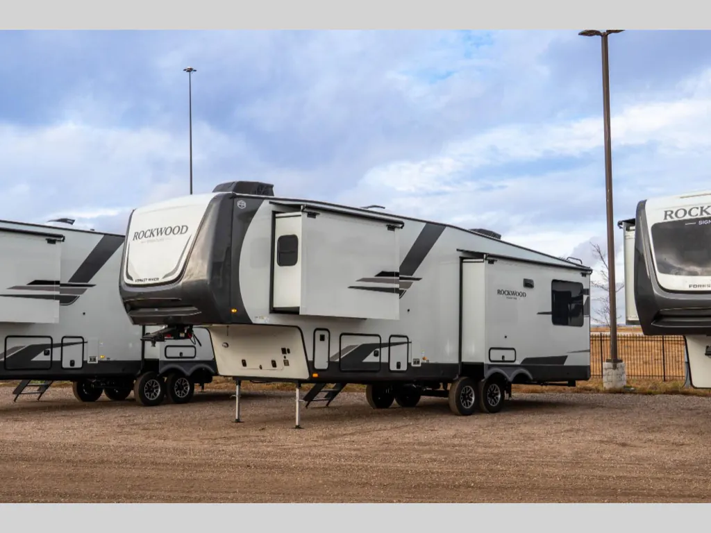 2026 Forest River Rockwood Signature R372RL, Photos photo 20