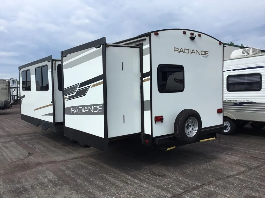 2021 Cruiser RV Radiance 30DS - Photo 4