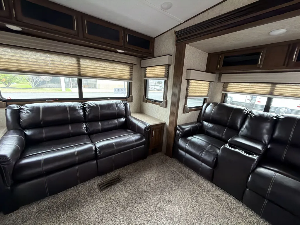 2017 Prime Time Crusader 295RST, Photos photo 8