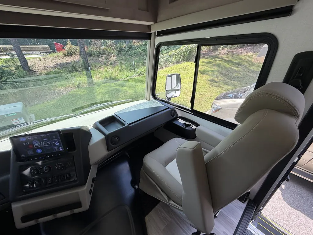 2027 Forest River Georgetown 3 Series GT3 33B3, Photos photo 16