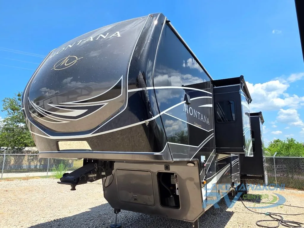 2024 Keystone Montana 3901RK - Photo 3