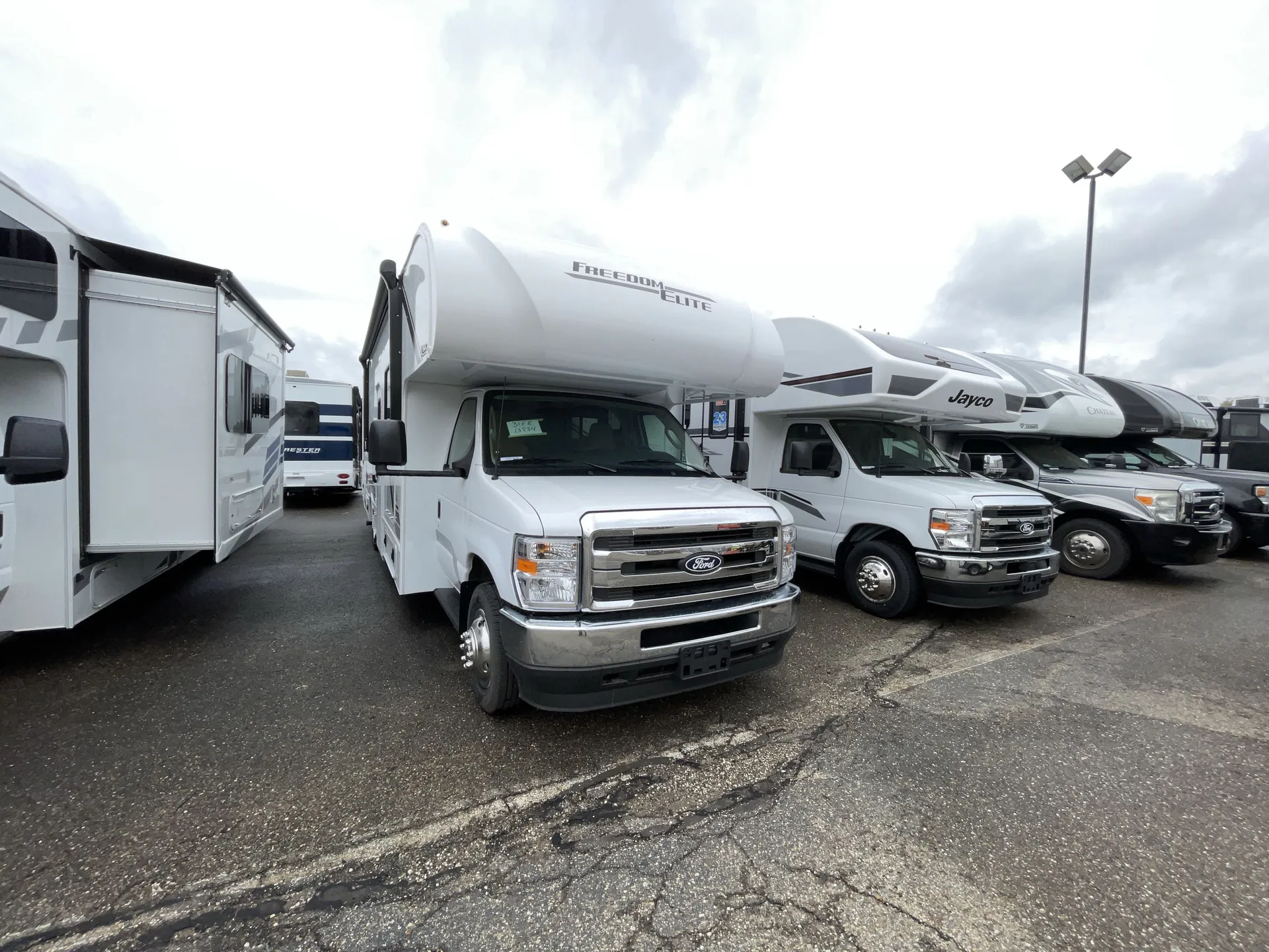 2027 Thor Motor Coach Freedom Elite 31FE