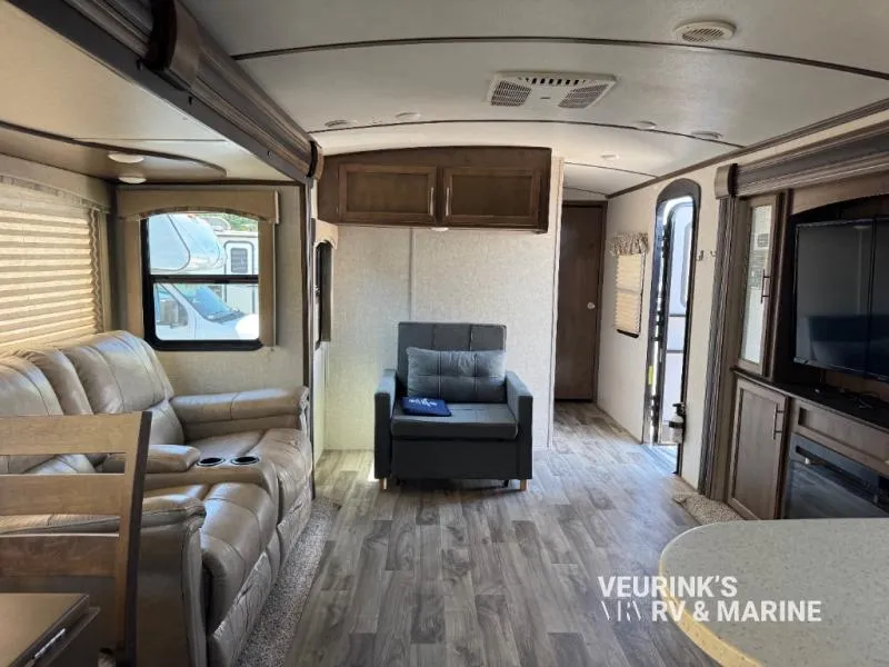2018 Keystone Cougar X-Lite 33MLS - Photo 4