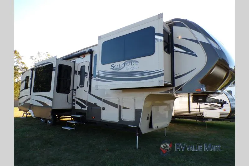 2015 Grand Design Solitude 379FL - Photo 2