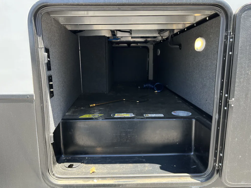 2023 Alliance RV Valor 42V13, Photos photo 30