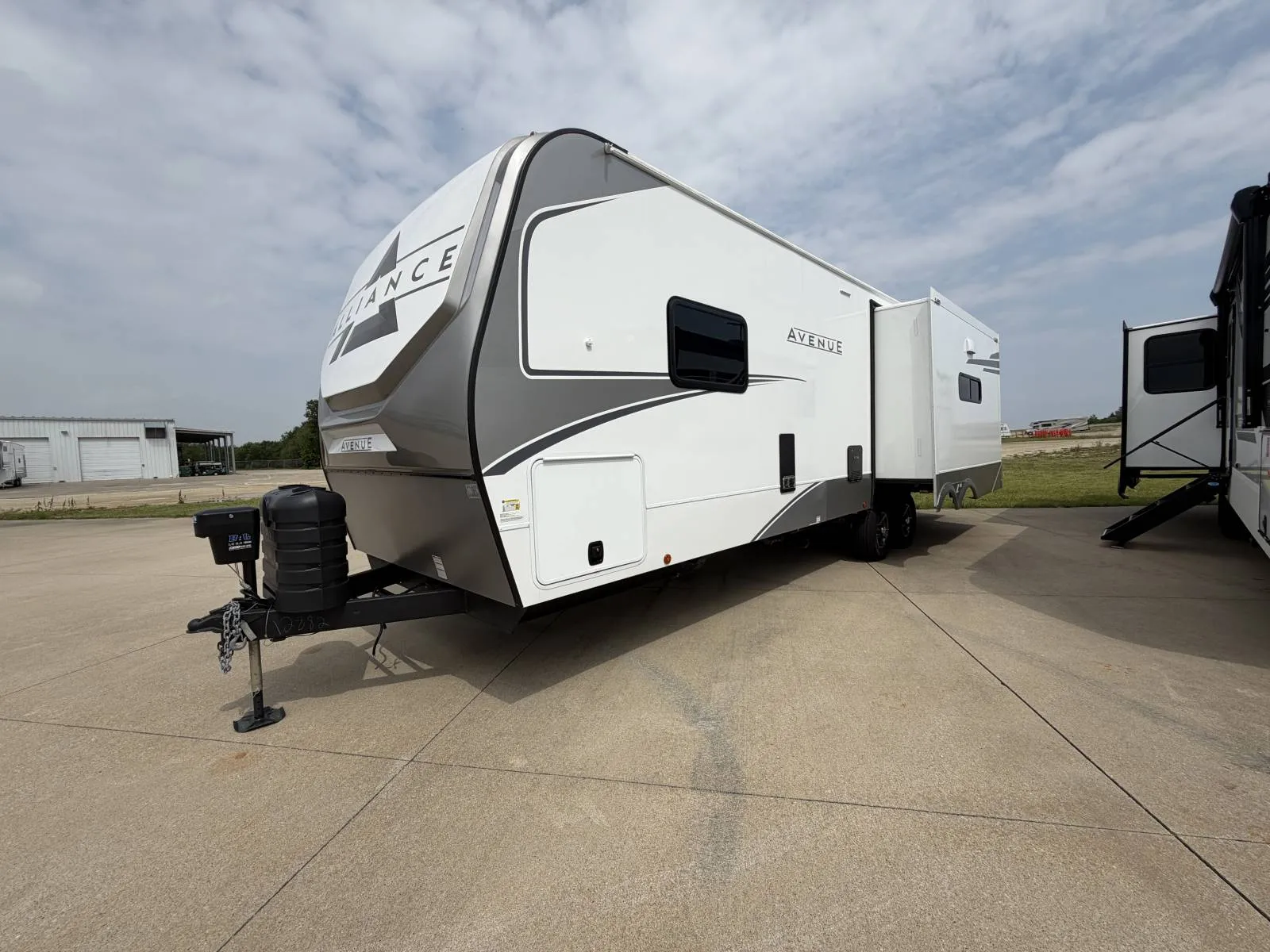2026 Alliance RV Avenue 298RL - Photo 4