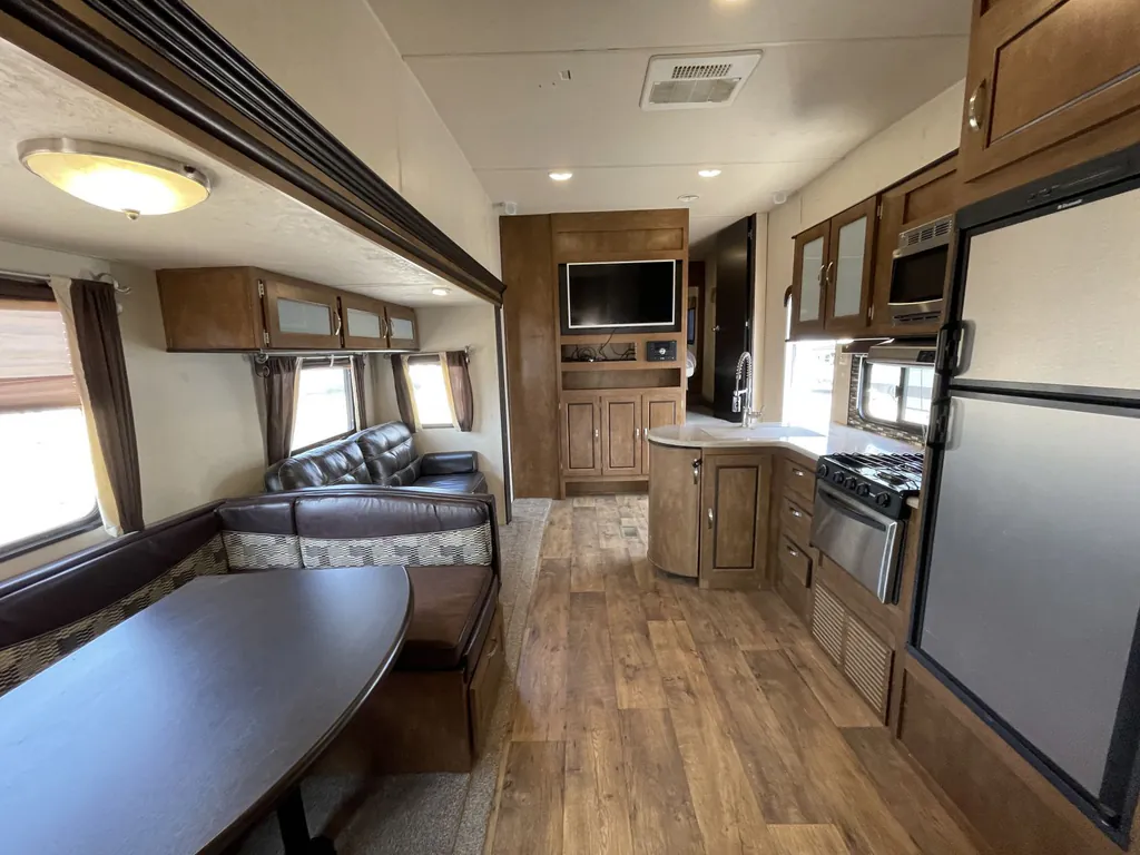 2017 Forest River Wildwood 33BHOK, Photos photo 22