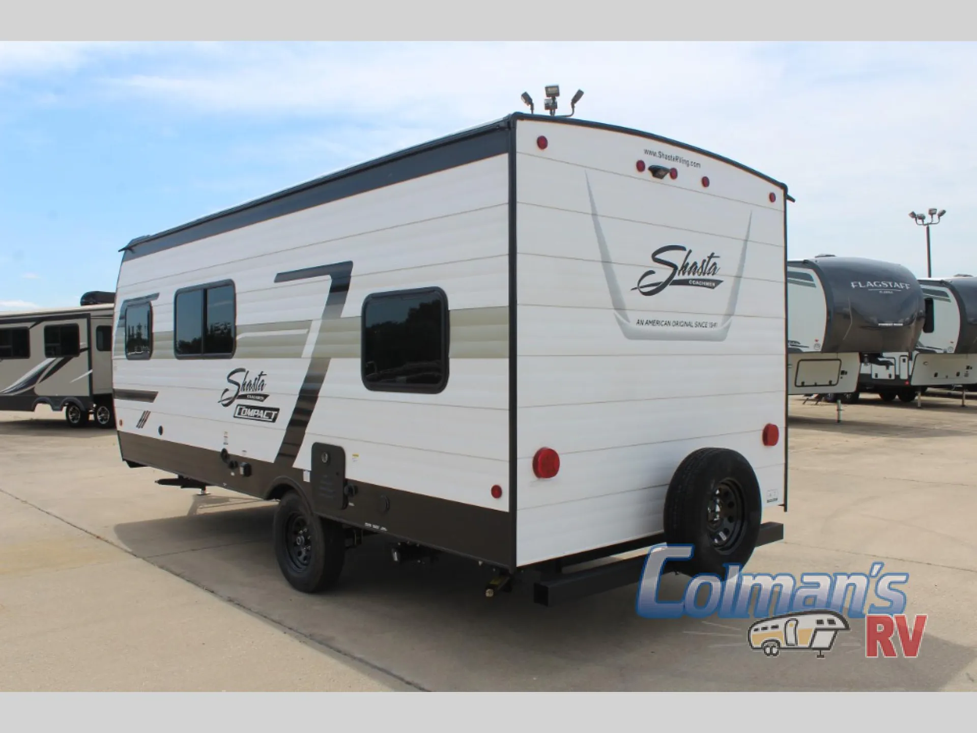 2027 Shasta Compact 18DBL - Photo 3
