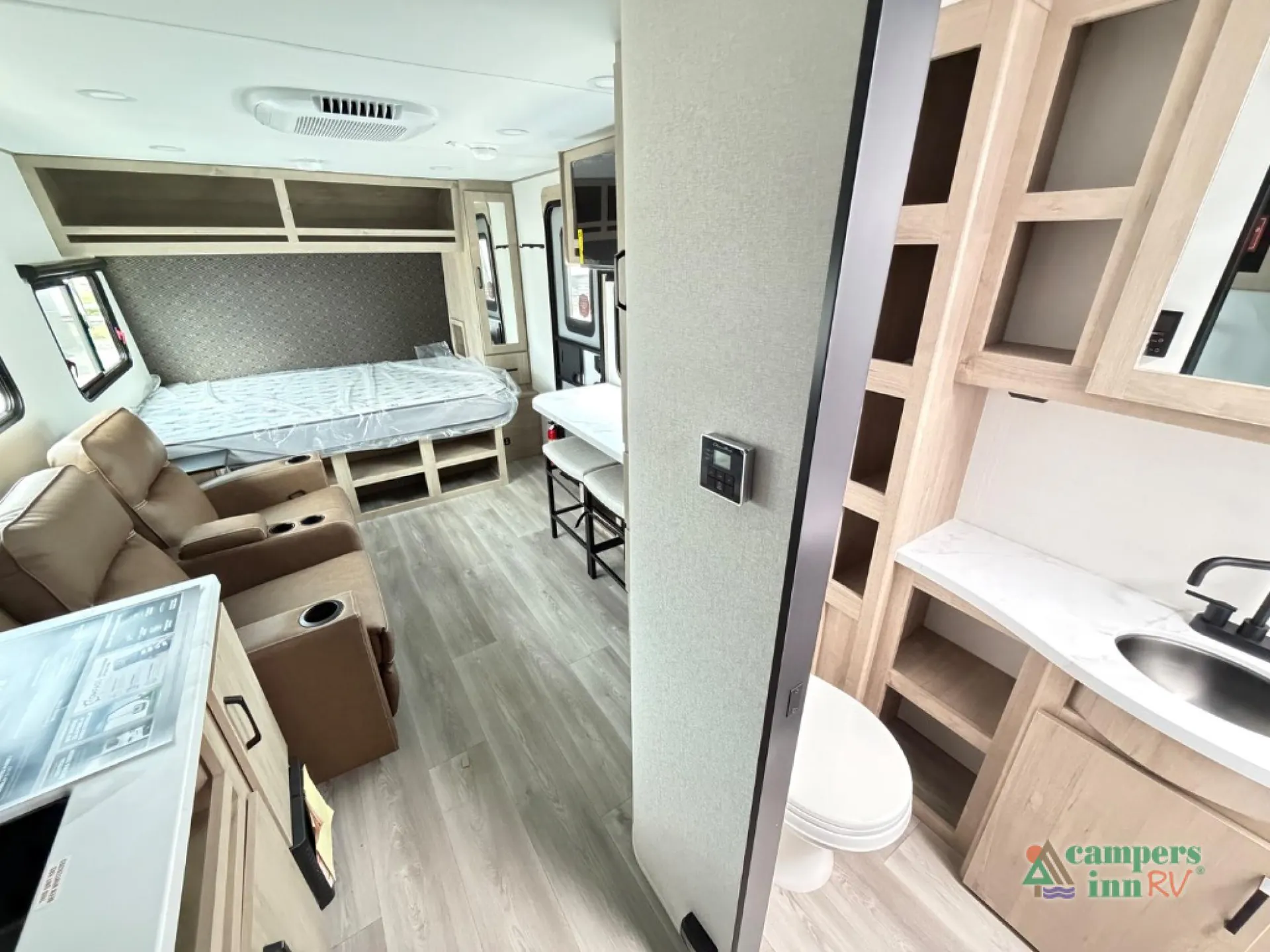 2026 Grand Design Imagine AIM 19MLA - Photo 3