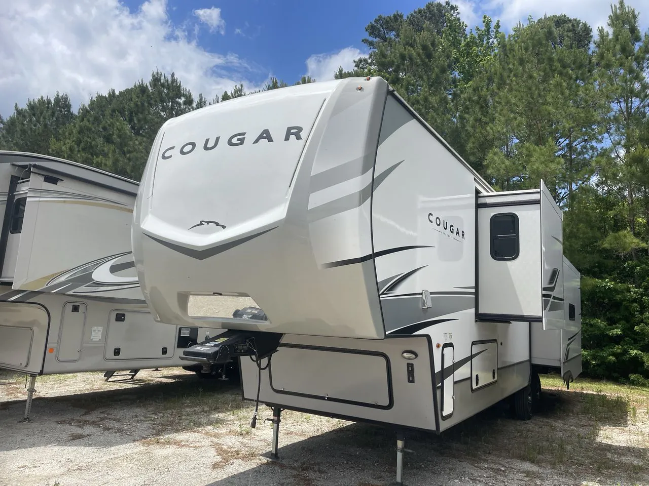 2023 Keystone Cougar 355FBS - Photo 4
