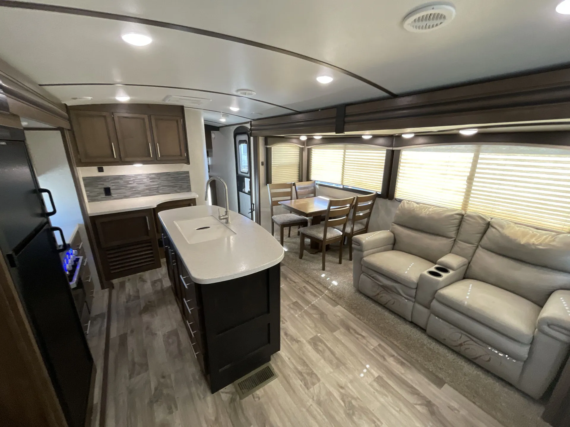 2020 Keystone Cougar Half-Ton 32RLI — living area main