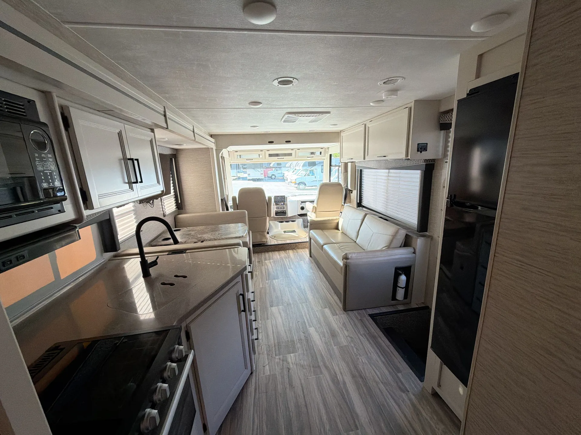 2023 Thor Motor Coach Resonate 32B — living area main