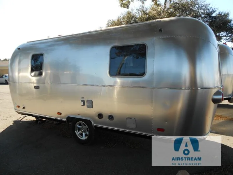 2026 Airstream World Traveler 22RB - Photo 3