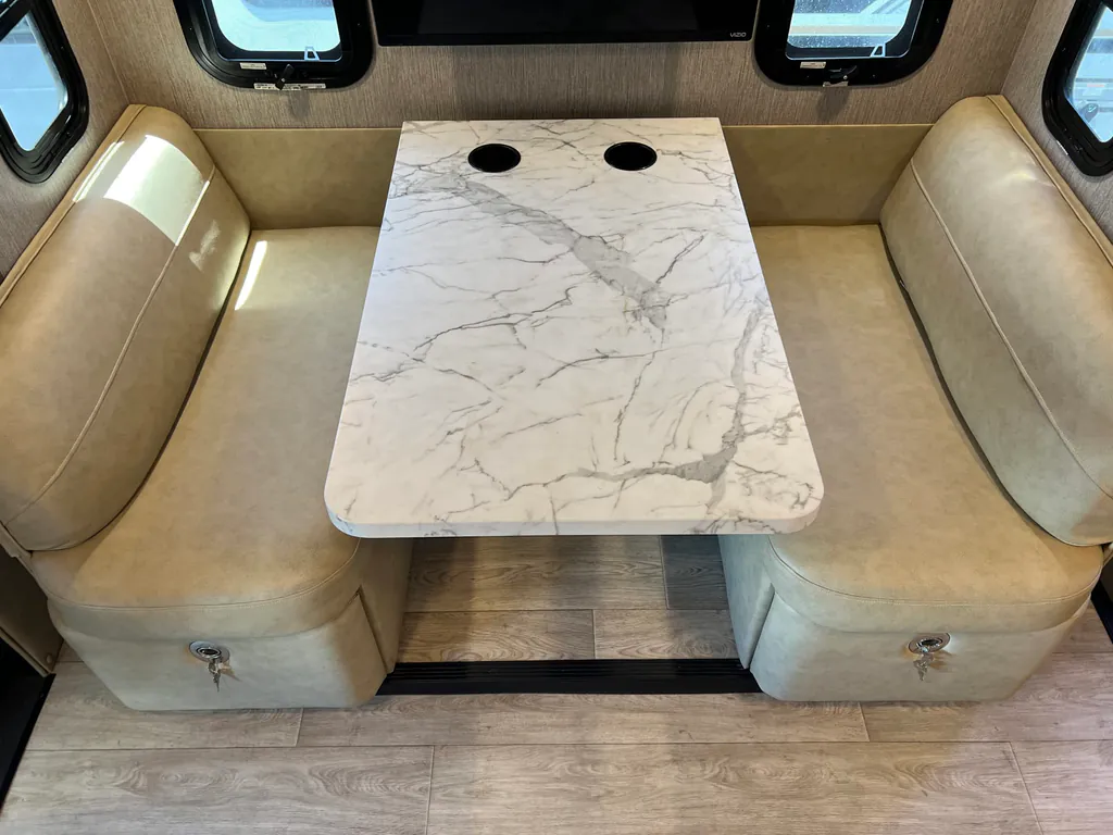 2023 Nexus Wraith 33W, Photos photo 15