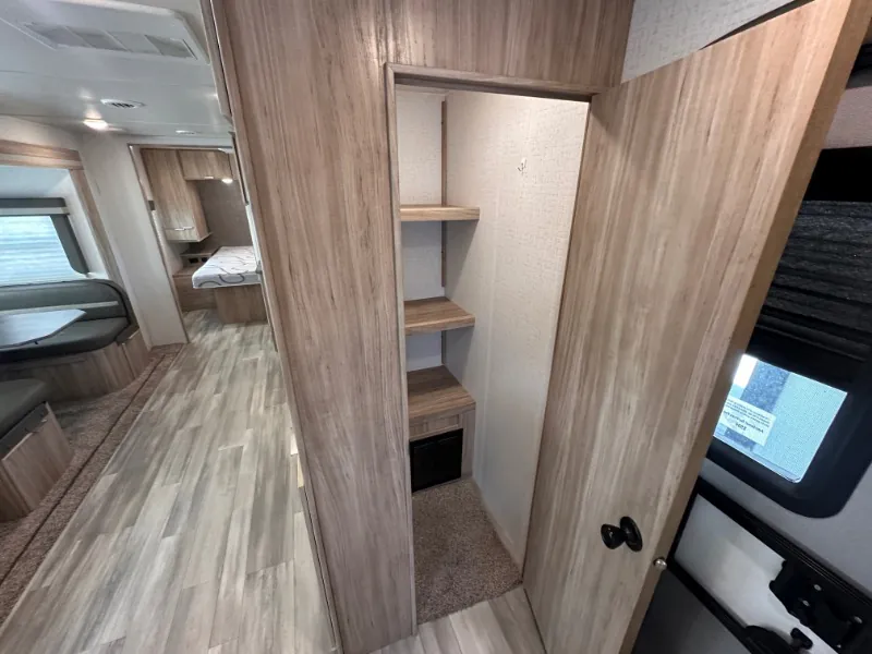 2021 Winnebago Minnie 2701RBS - Photo 4