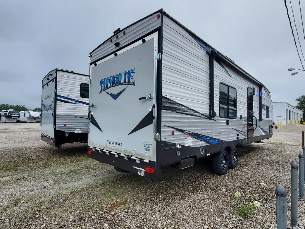 2021 Forest River Vengeance Rogue 26V — Photo 6