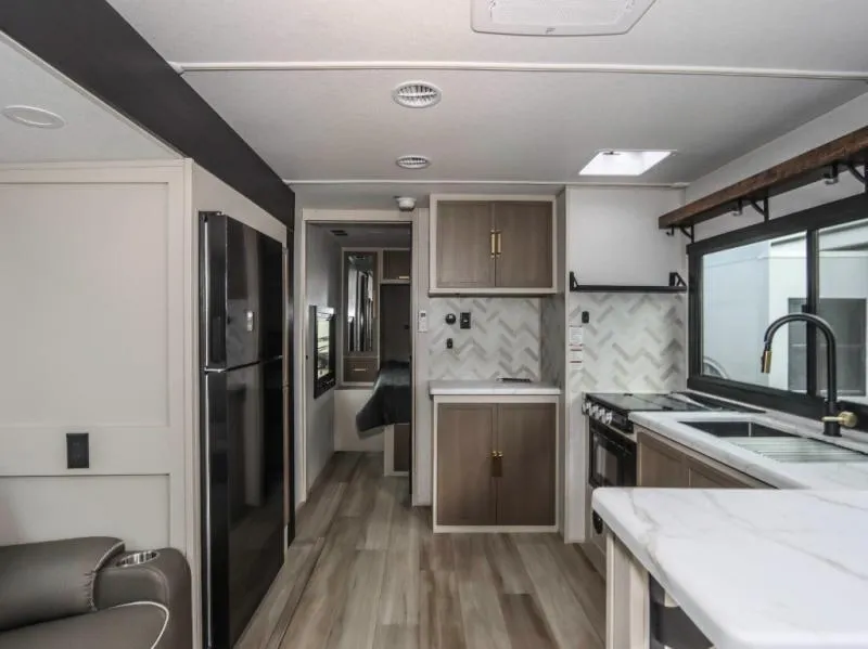 2026 Forest River RV Wildwood Heritage Glen Hyper-Lyte 24RBHL - Photo 3