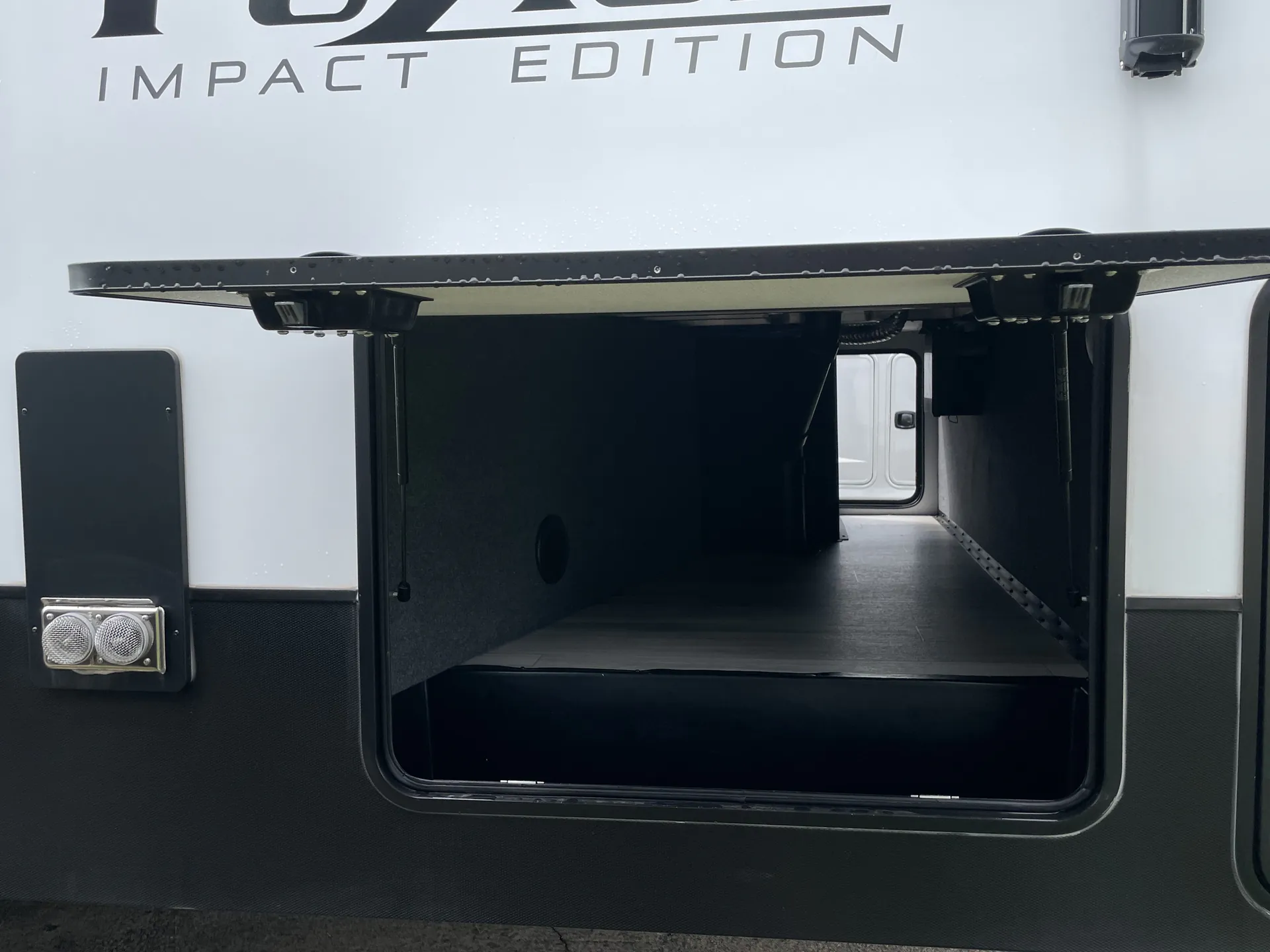 2025 Keystone Fuzion Impact 415 - Photo 3