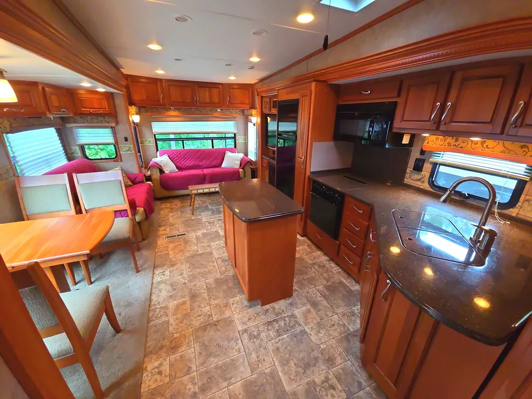 2012 Carriage Cameo 35SB3 - Photo 3