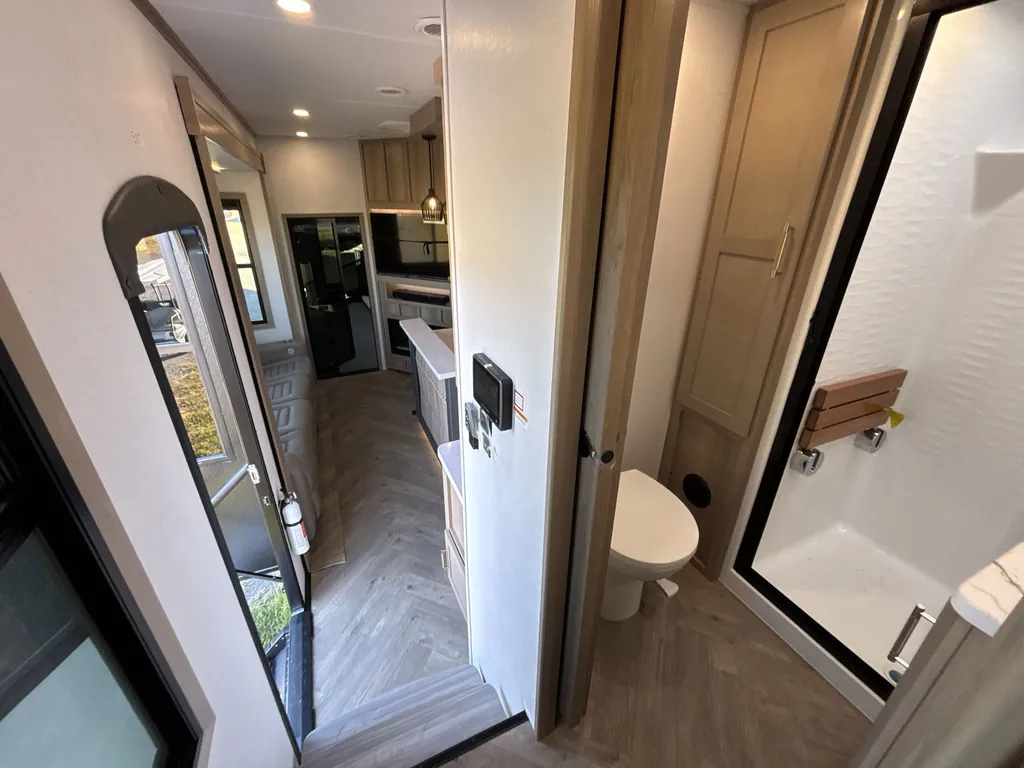 2026 Keystone Raptor 415, Photos photo 36