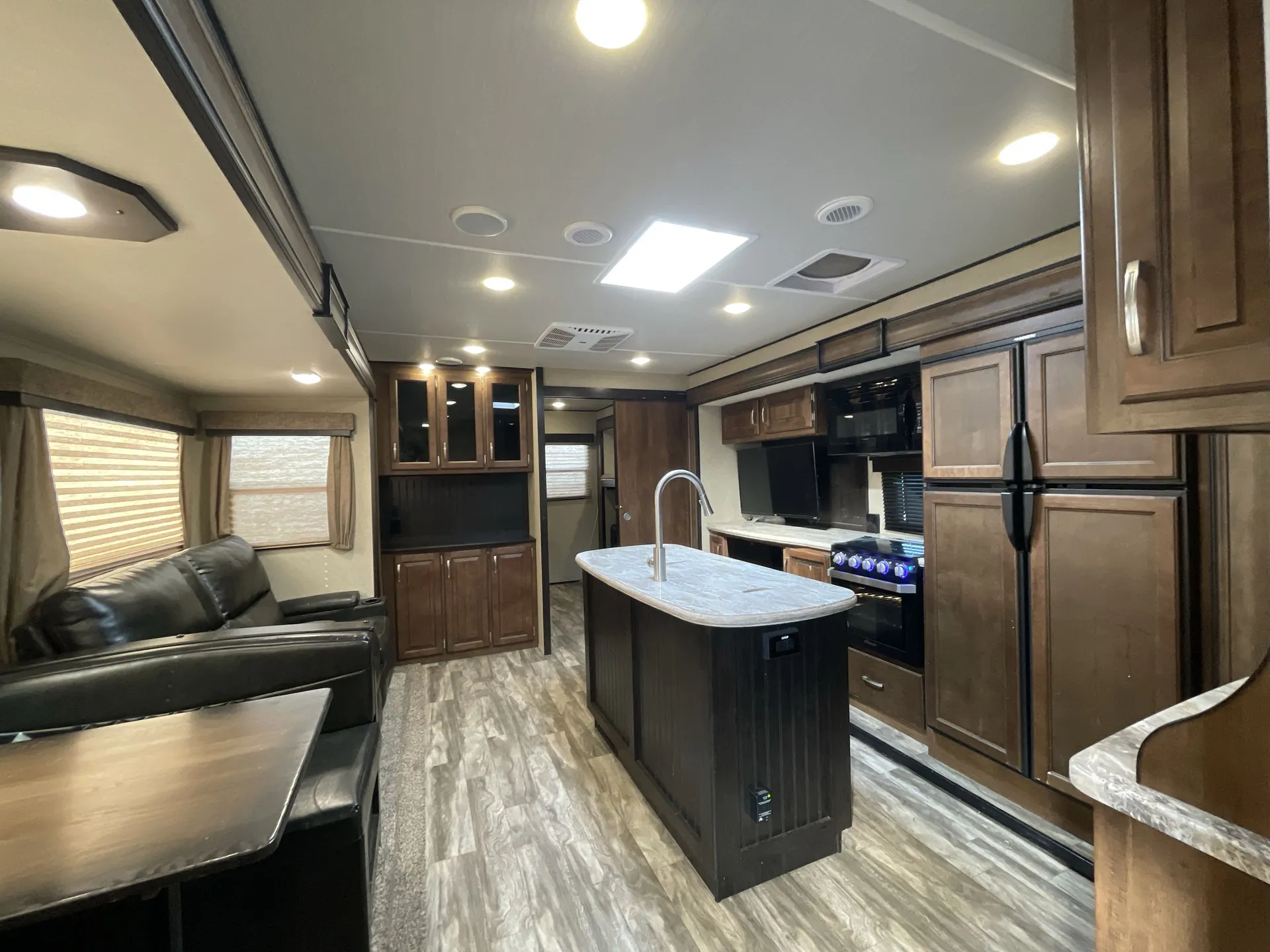 2018 Grand Design Reflection 312BHTS — living area main