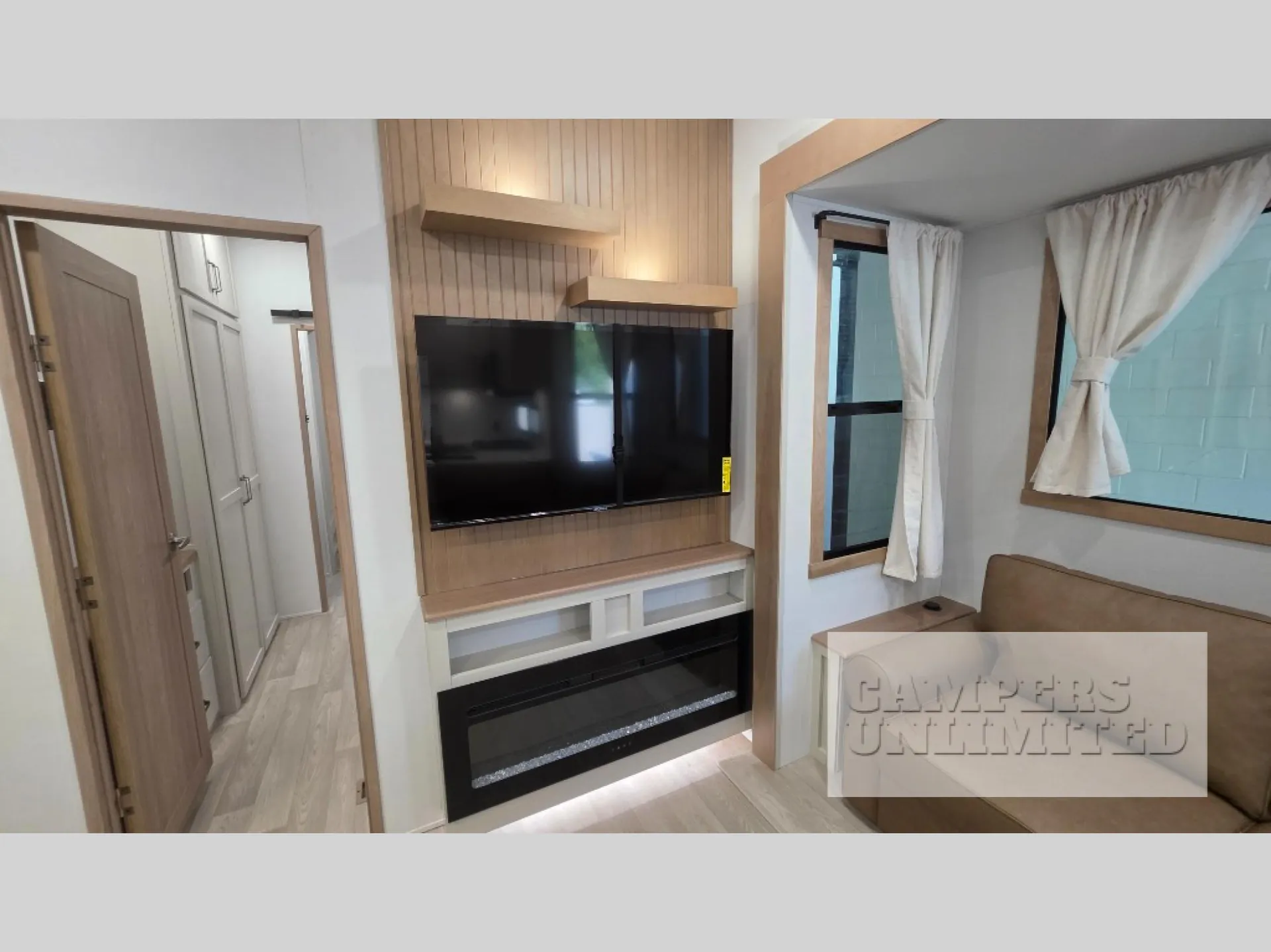 2027 Forest River Sandpiper 3710HBFB - Photo 4