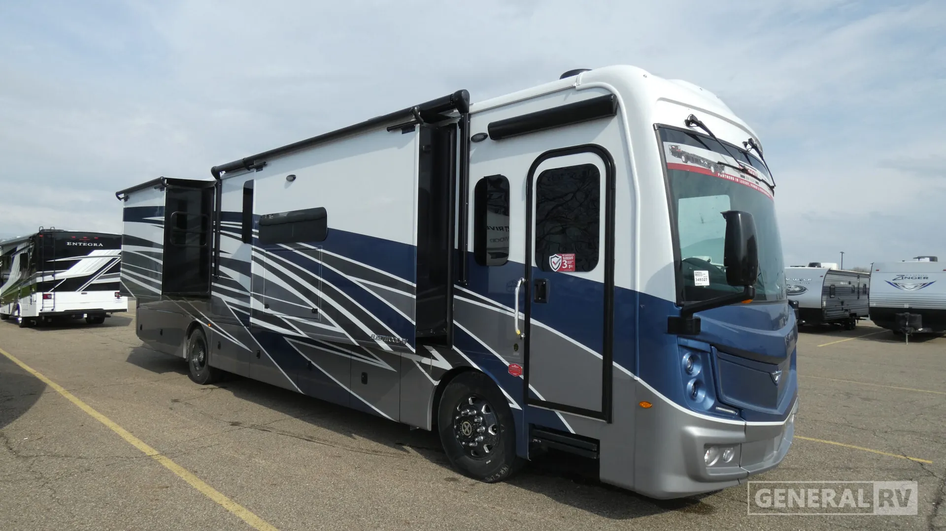 2026 Fleetwood Discovery 38N - Photo 2