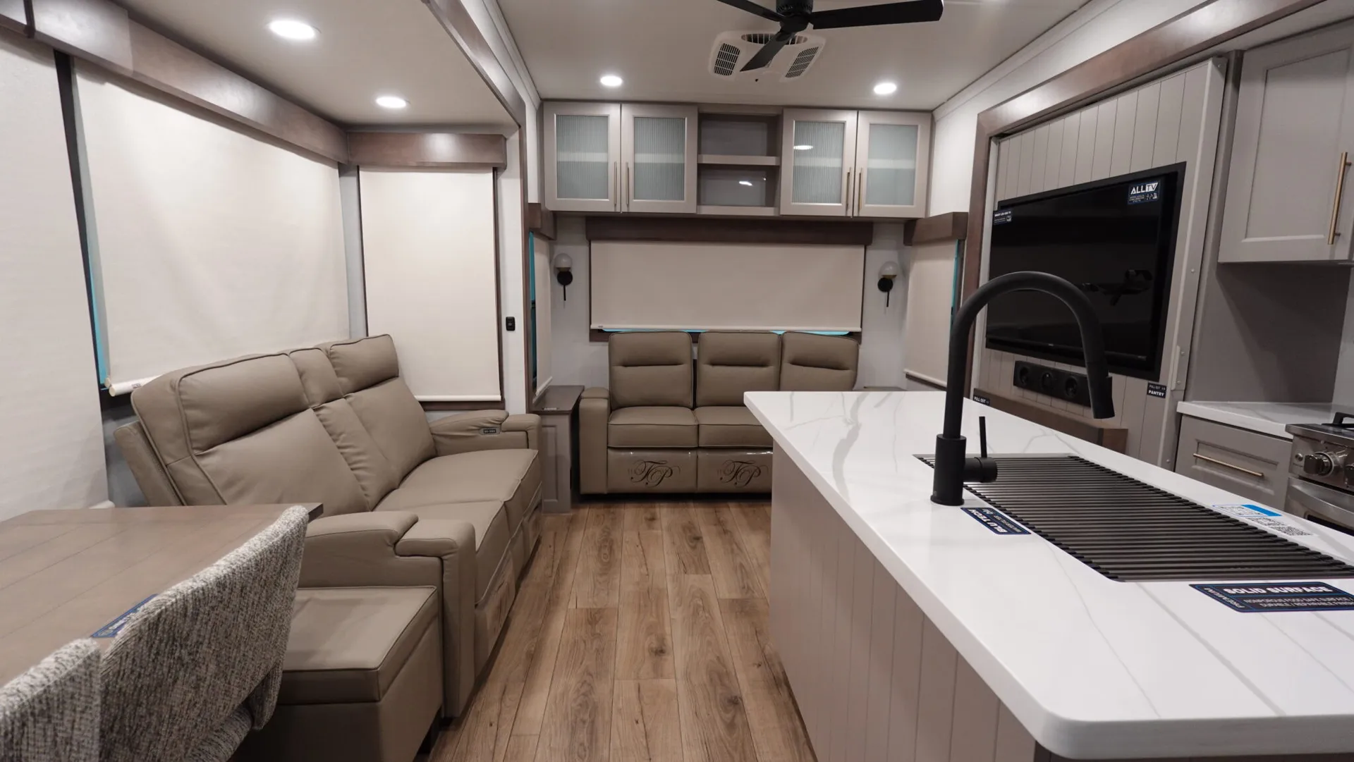 2026 Alliance RV Paradigm 310RL - Photo 3