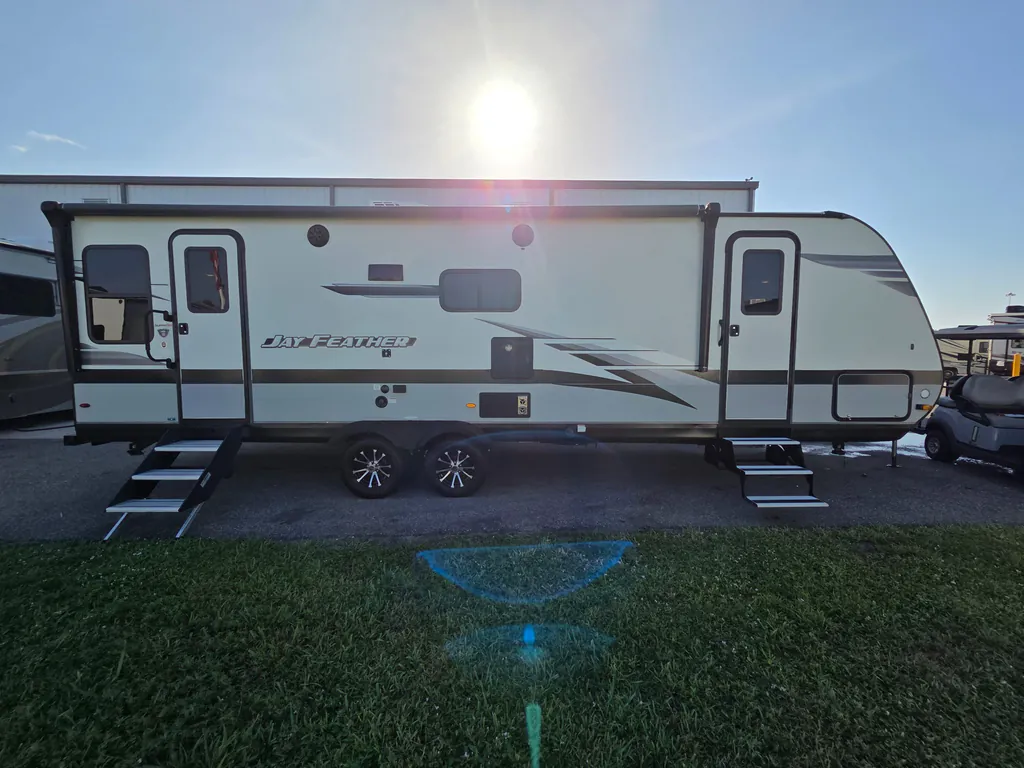 2023 Jayco Jay Feather 26RL, Photos photo 17