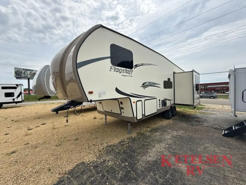 2017 Forest River RV Flagstaff Super Lite 526RLWS - Photo 2