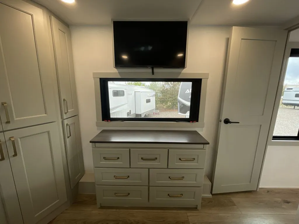 2026 Brinkley Model G 3970, Photos photo 26