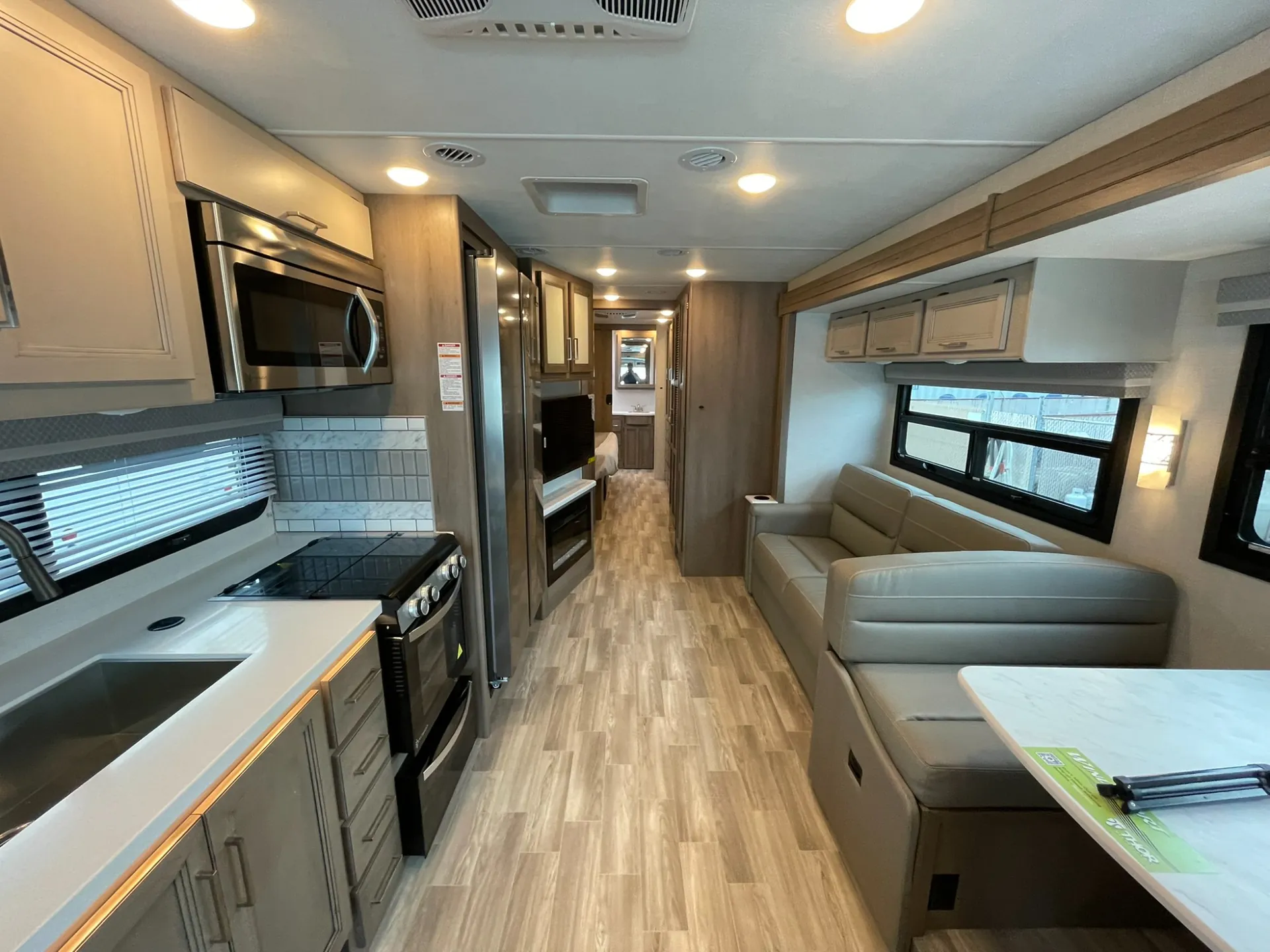 2026 Thor Motor Coach Windsport 35G - Photo 3