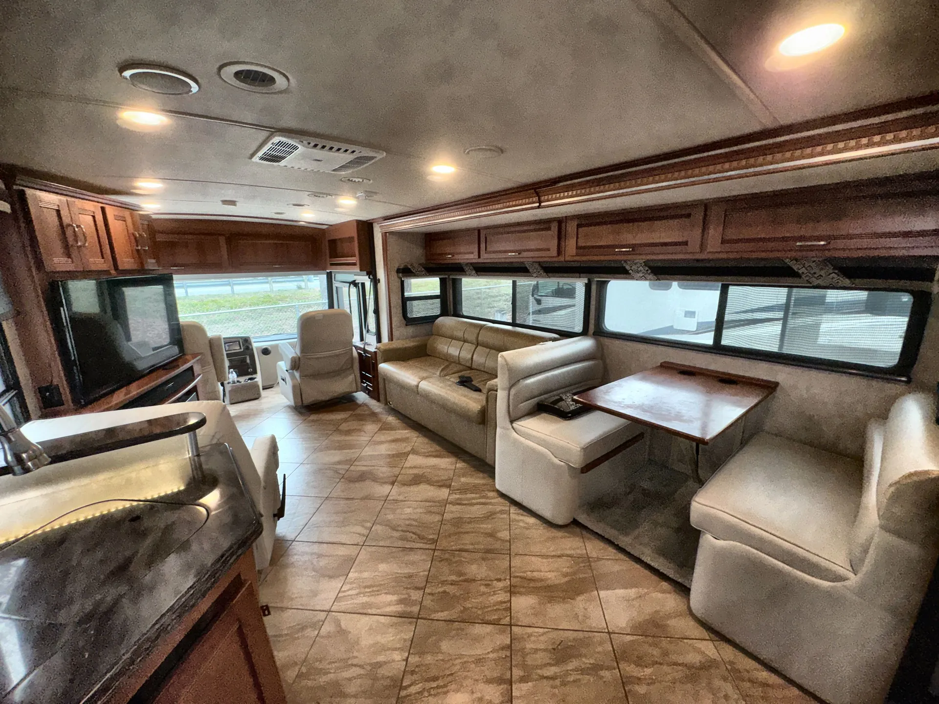 2016 Winnebago Solei 36G — living area main